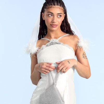 The Feather Veil - premium tulle w. feathered trim