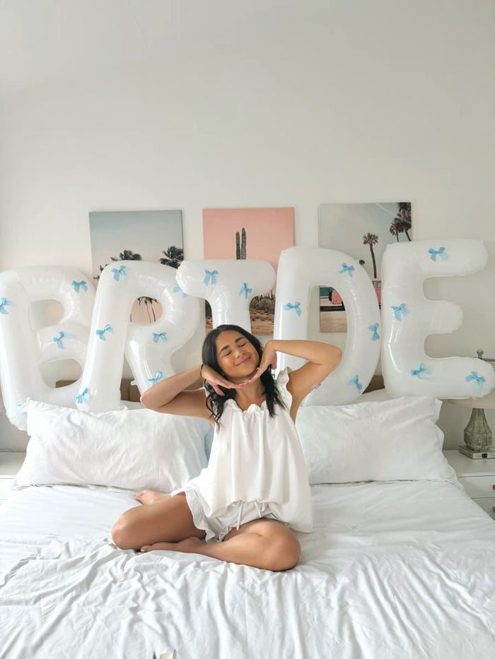 XL Bride + Bows Balloons - 40" white balloons + blue bows